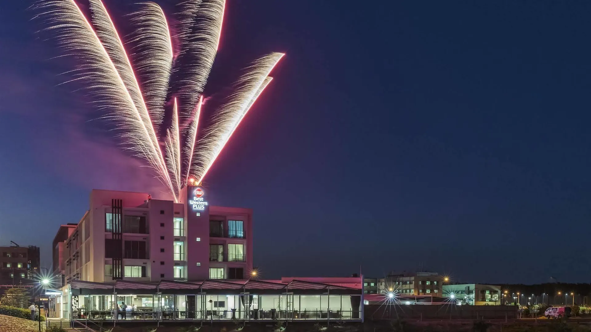 ****  Best Western Plus Oceanside Kawana Hotel Kawana Waters Australia