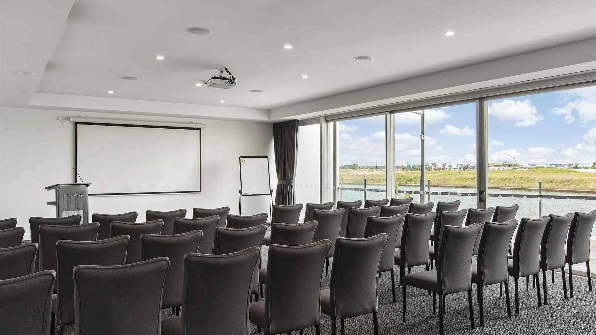 Best Western Plus Oceanside Kawana Hotel Kawana Waters
